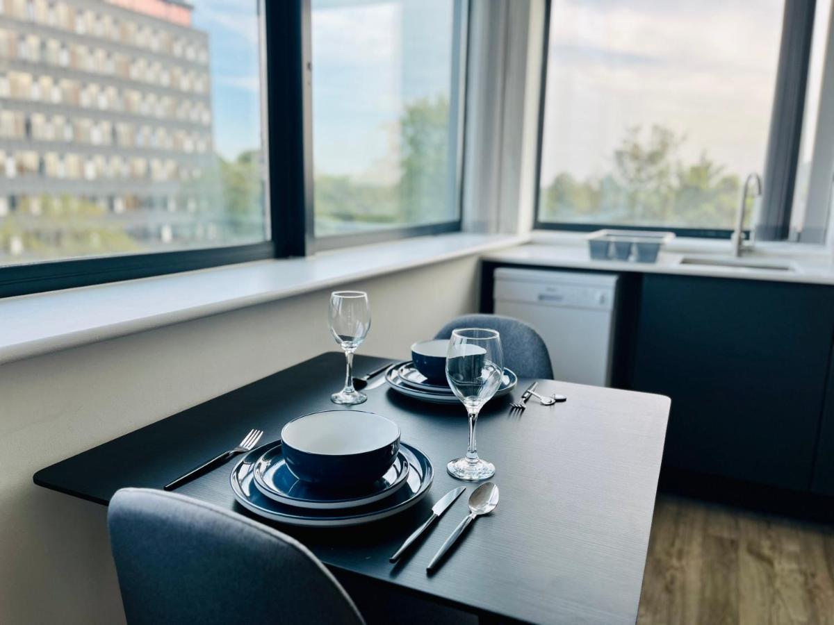 Stunning One Bedroom Apartment In Old Trafford Manchester Eksteriør billede