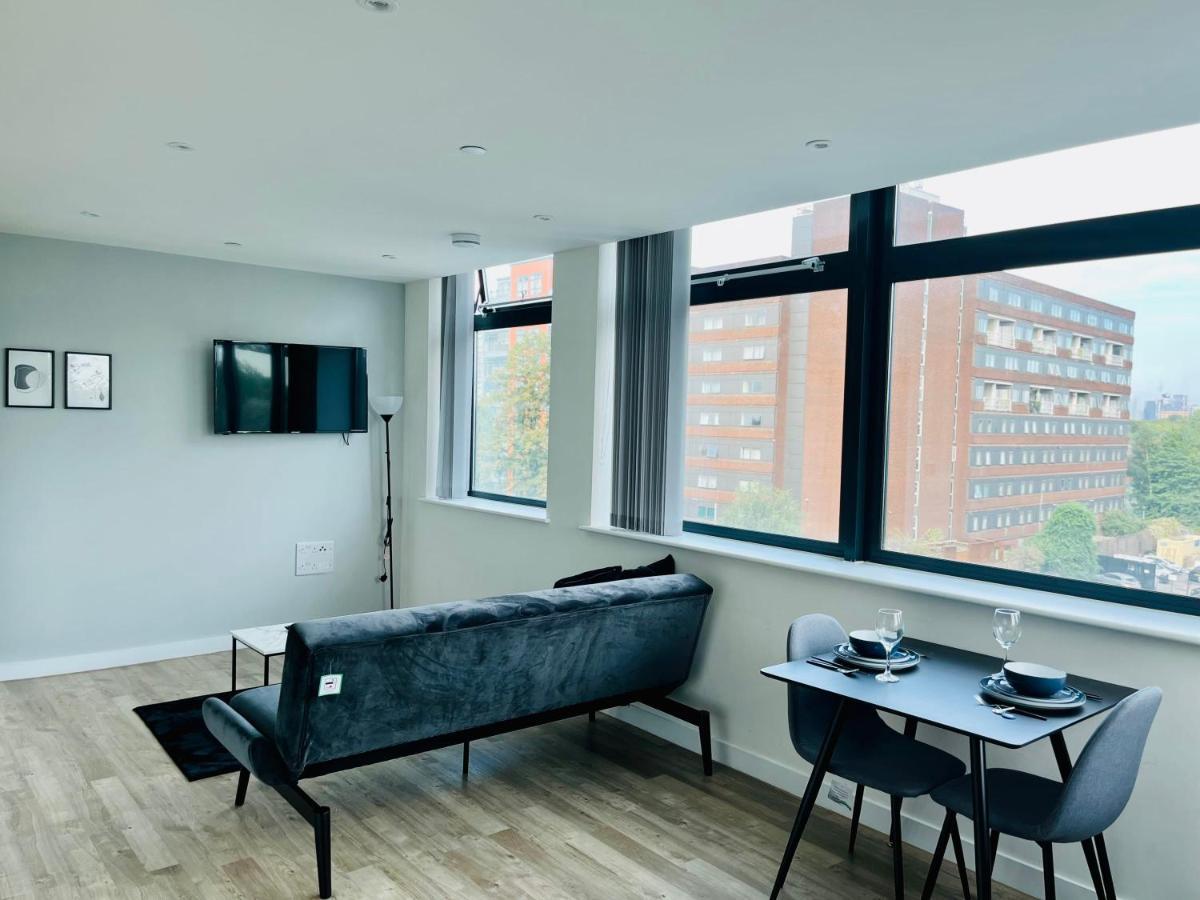 Stunning One Bedroom Apartment In Old Trafford Manchester Eksteriør billede