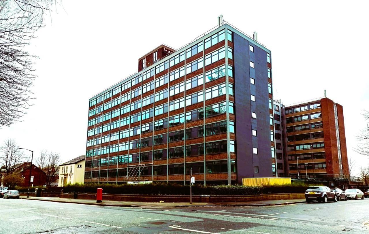 Stunning One Bedroom Apartment In Old Trafford Manchester Eksteriør billede